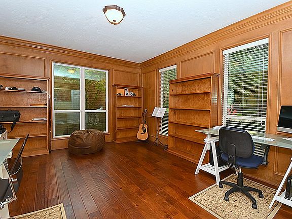 3rd image of 1619 Kings Castle Dr