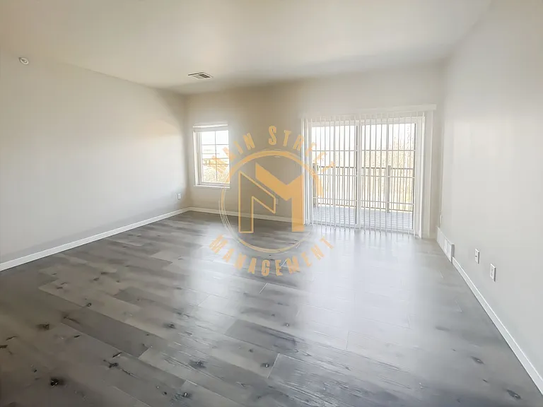 261 N Lawrence Dr — Photo 15