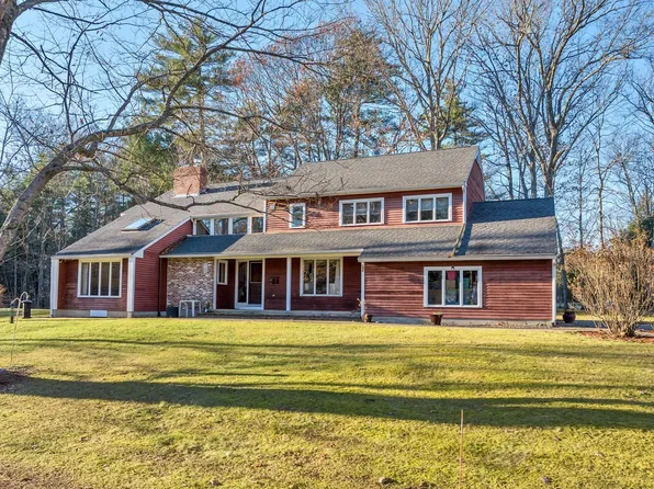 15 Harvest Way, Newmarket, NH 03857