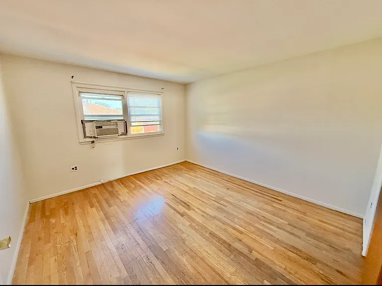 704 Port Richmond Ave #2 — Photo 8