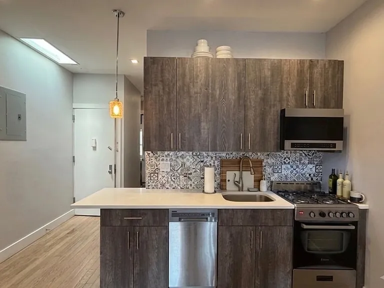 189 Avenue A #4 — Photo 3