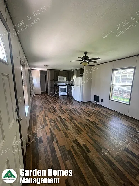 3 bed, 1.5 bath, 924 sqft, $2,395 — Photo 4