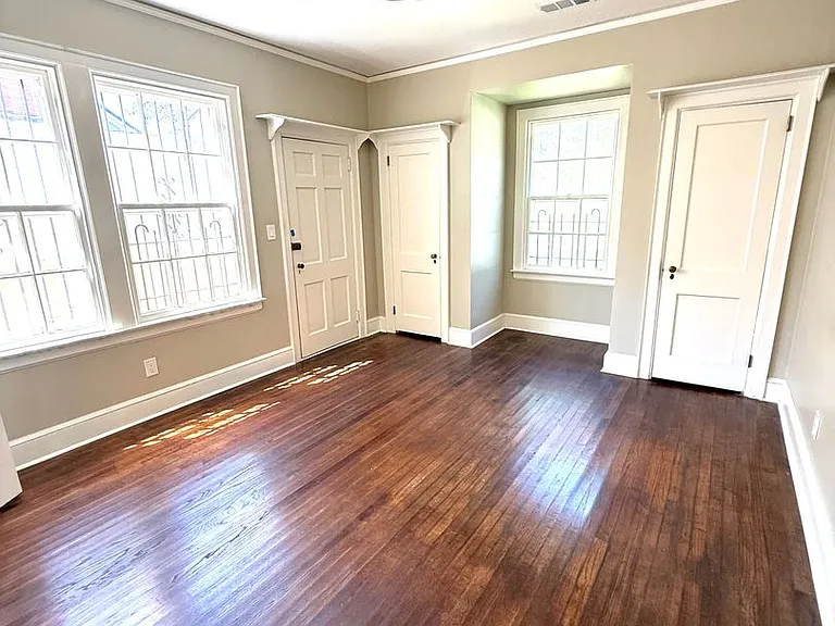 2631 Girard St — Photo 11