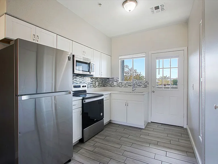 1614 W Purdue Ave — Photo 8