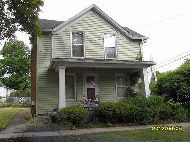 1st image of 109 E Oakridge Ave