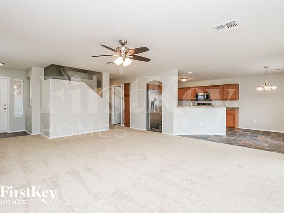 3rd image of 1014 E Desert Holly Dr