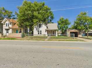 911 W 2nd St, Joplin, MO 64801