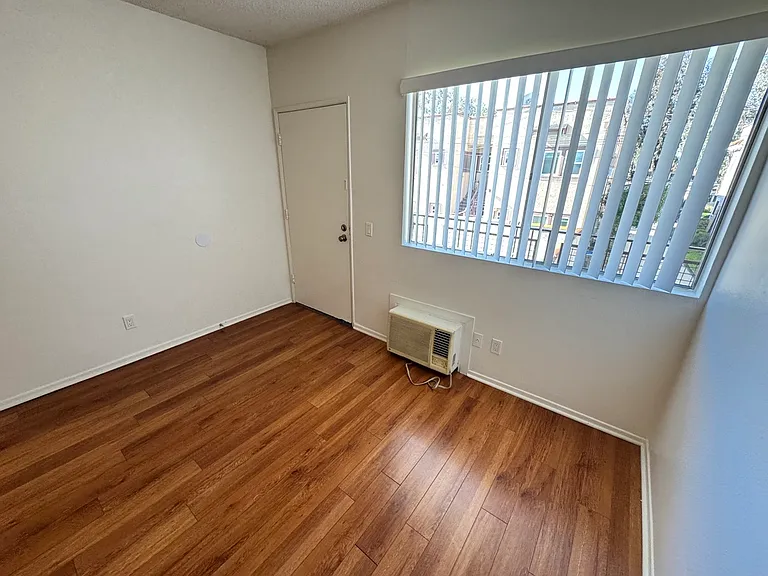311 E Maple St #6B — Photo 11