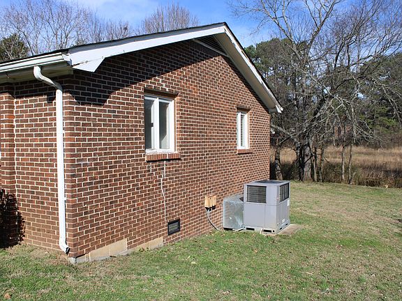 4th image of 115 Hannah St