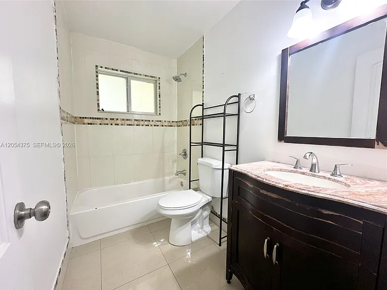 1548 SW 5th Pl #1 — Photo 34