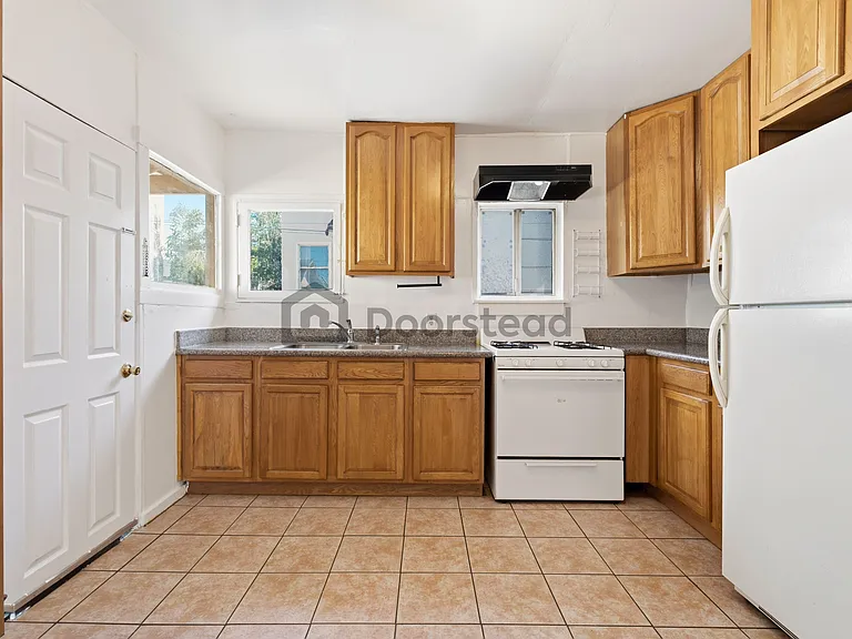 4339 Adeline St #A — Photo 12