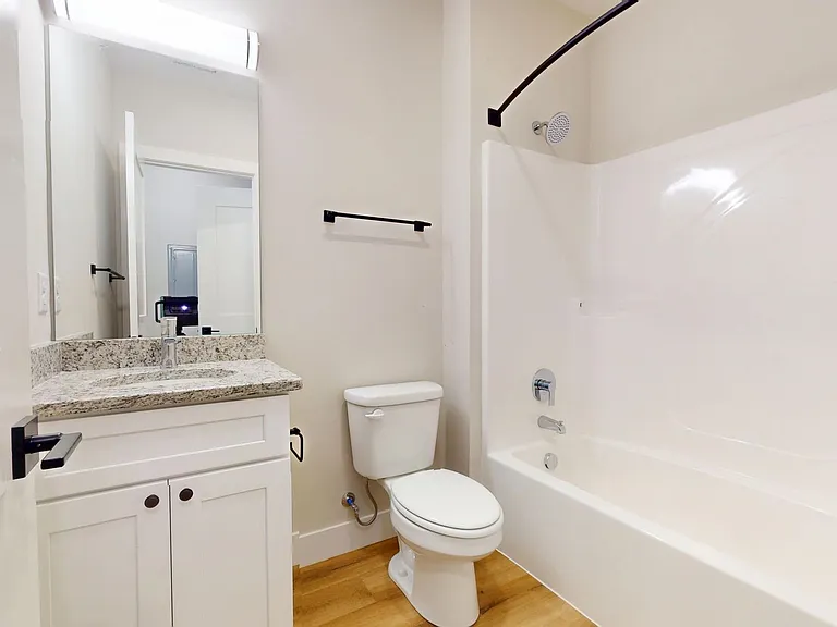 305 W Washington St — Photo 29