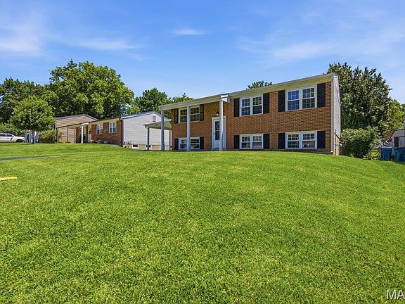 3rd image of 2826 Cherry Point Ln