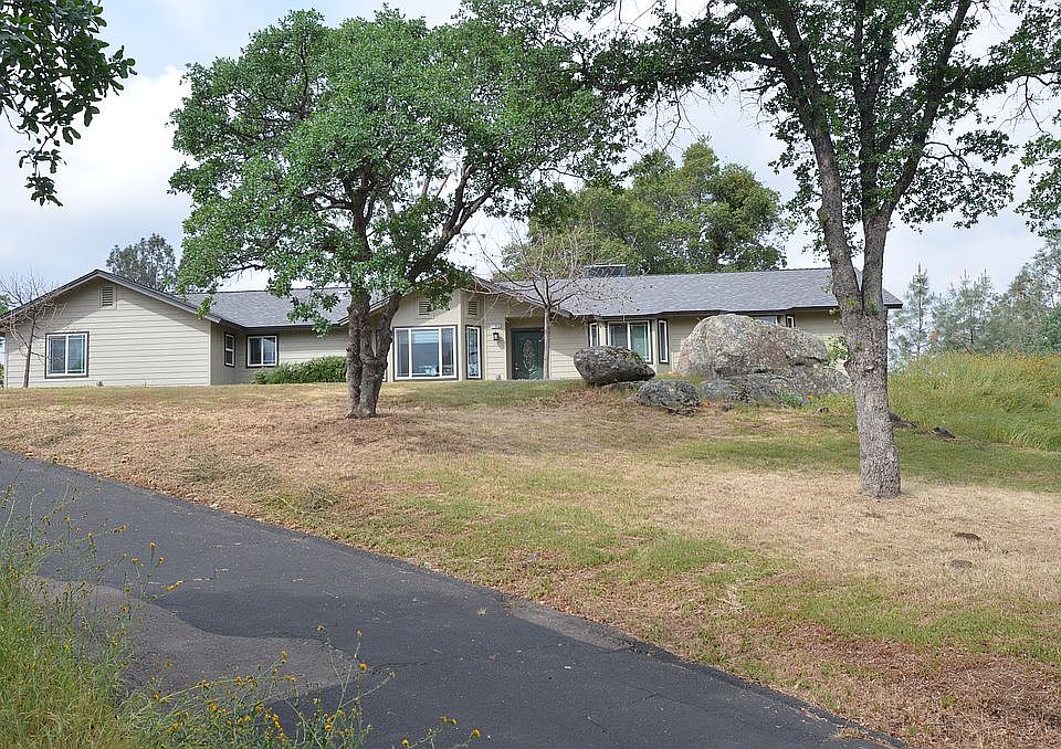 1st image of 41611 Lilley Mountain Dr