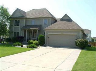 8239 N Port Dr, Grand Blanc, MI 48439