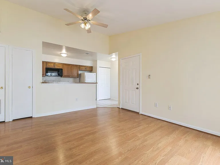 8633 Beekman Pl #C — Photo 2