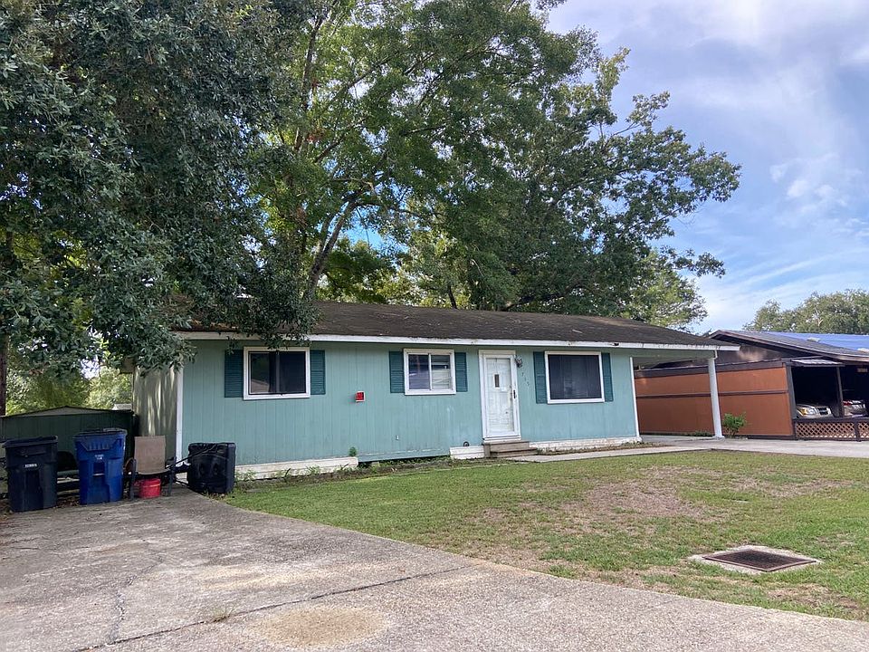 2nd image of 715 Parkview Dr