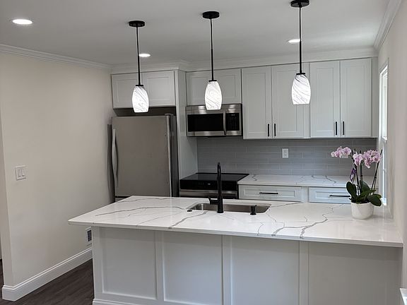 5th image of 3349 Contessa Ct