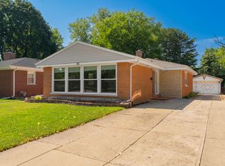 312 S Mount Prospect Rd, Mount Prospect, IL 60056
