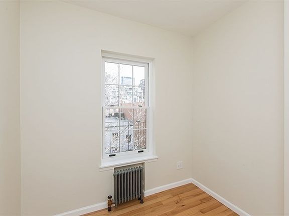 5th image of 345 W 21st St APT 5C