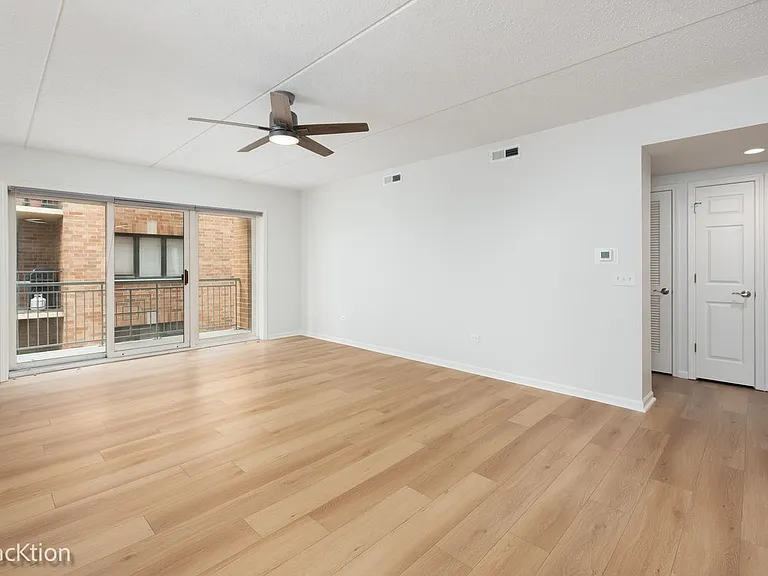 1 S Lincoln Ave #208 — Photo 9