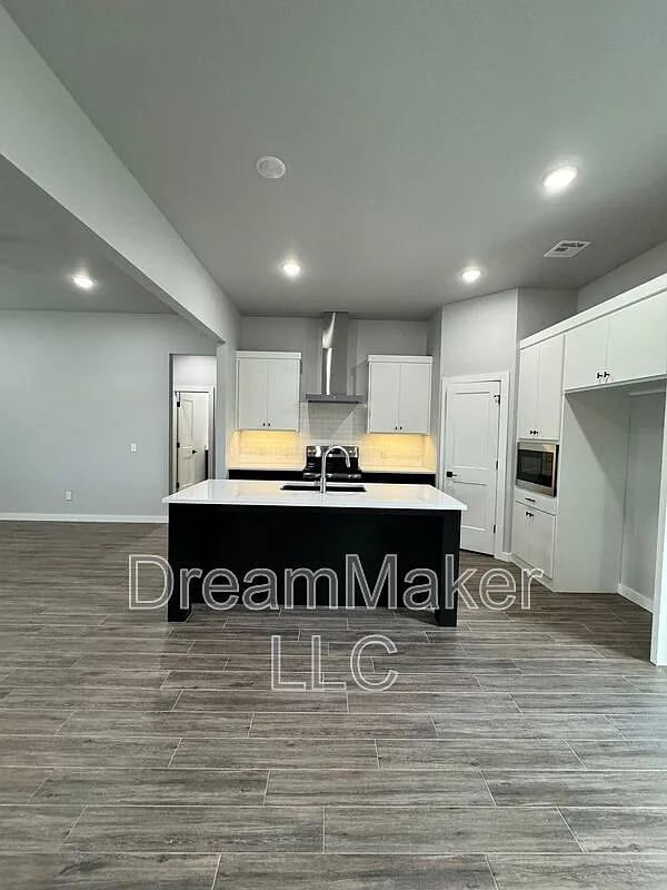 3 bed, 2.0 bath, 1640 sqft, $1,849 — Photo 3