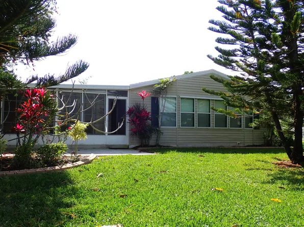 8110 9th Hole Drive, Port St Lucie, FL 34952