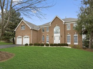 16 Sentinel Dr, Basking Ridge, NJ 07920