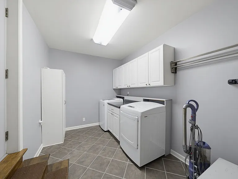 1003 Manchester Dr — Photo 15