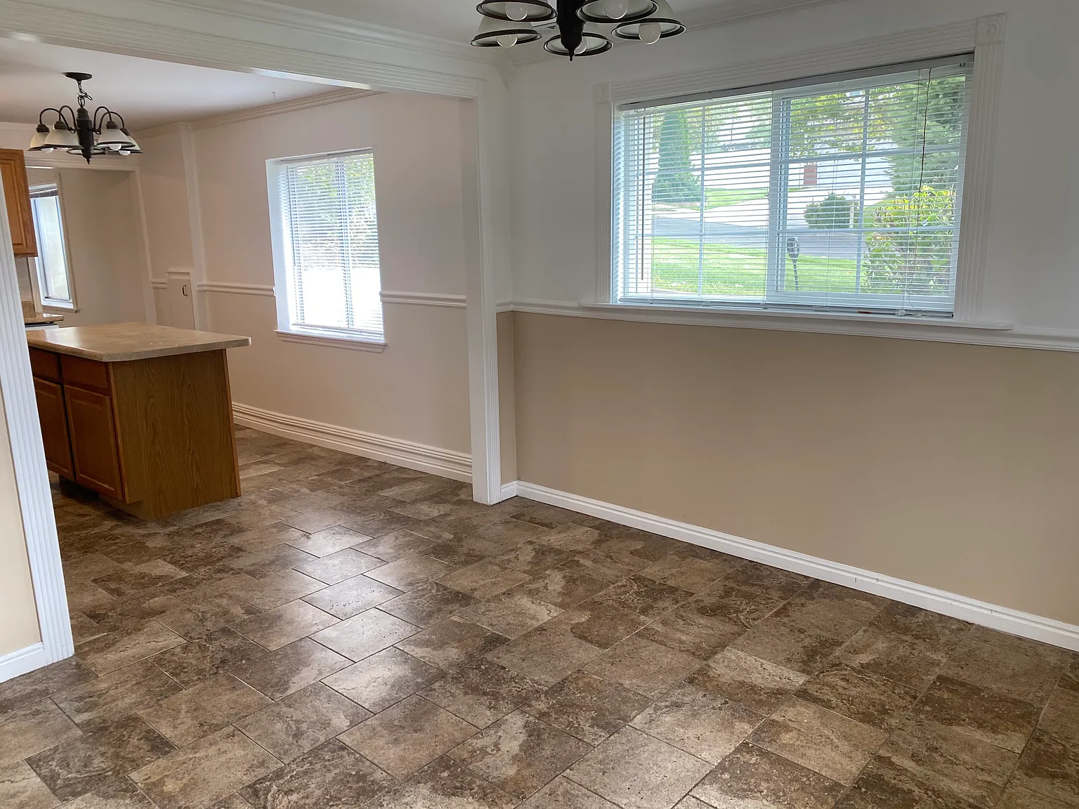 2 bed, 1200 sqft, $1,800 — Photo 2
