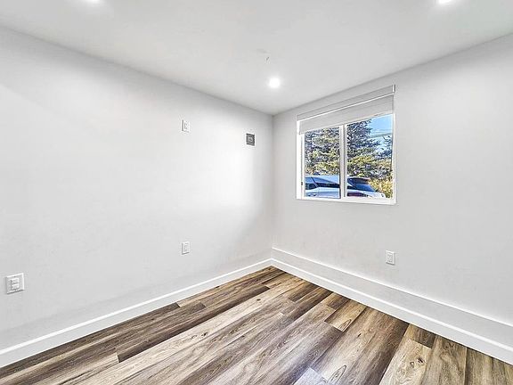 5th image of 4950 Rosemont Ave