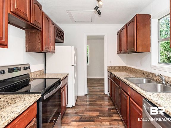 5th image of 2905 McFarland Rd #F