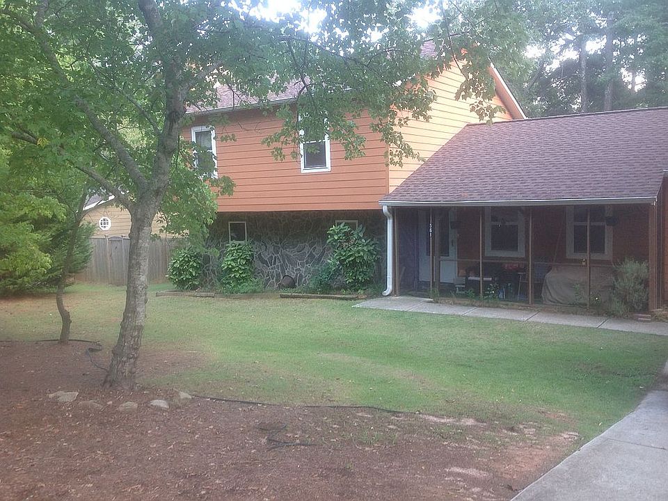 1st image of 561 Windsor Dr SE