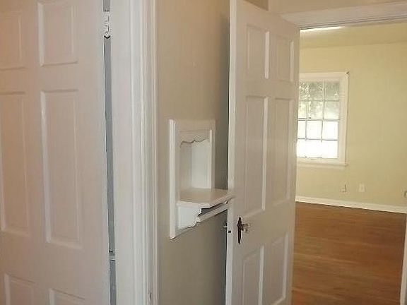 5th image of 1558 W Shaw St