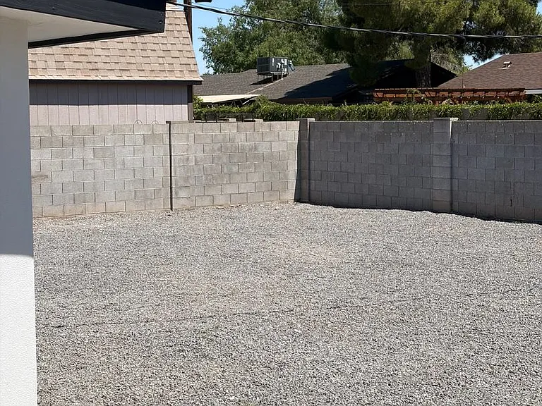 905 E 7th Pl — Photo 15