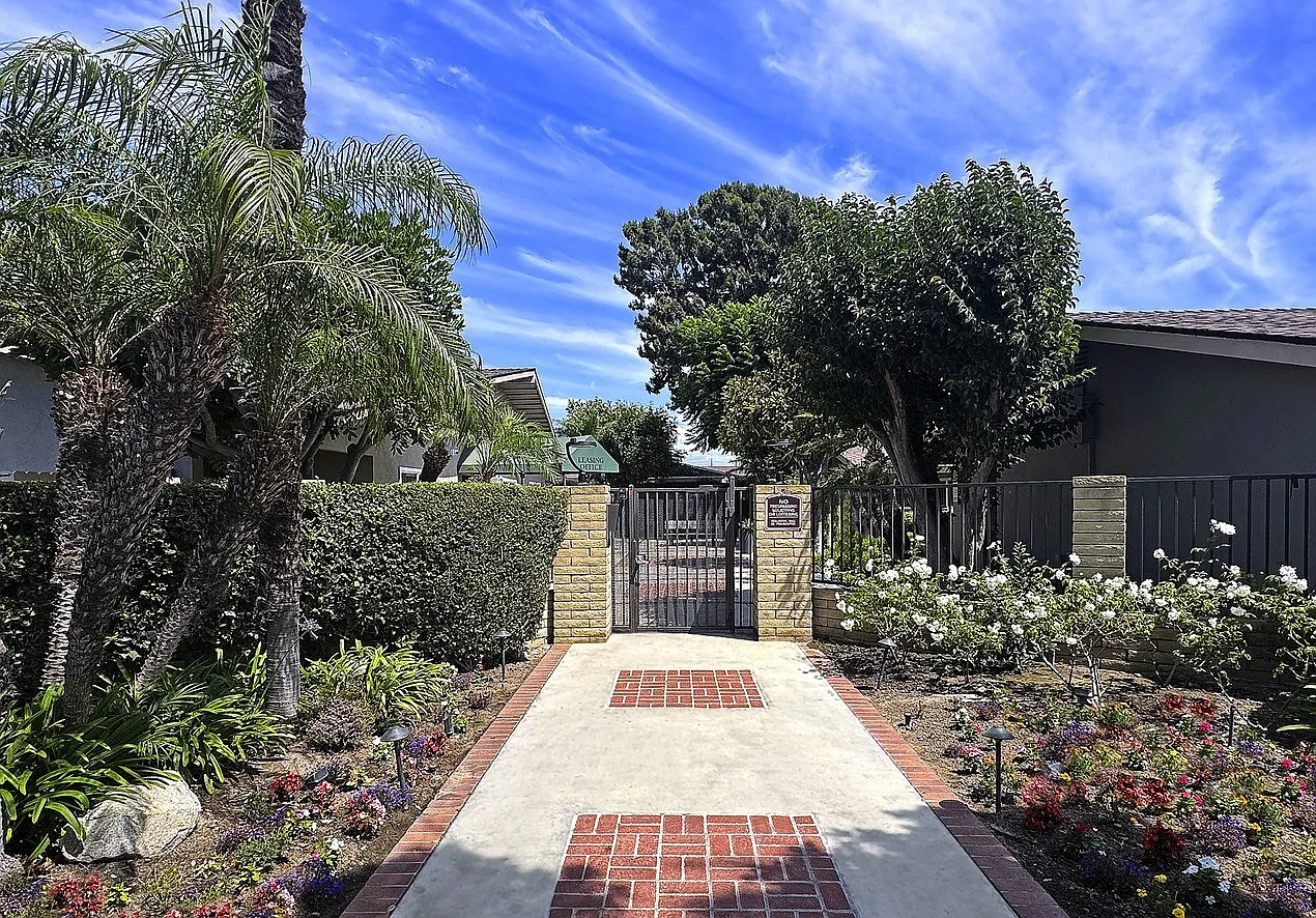 Orange Tree Apartments — Photo 2
