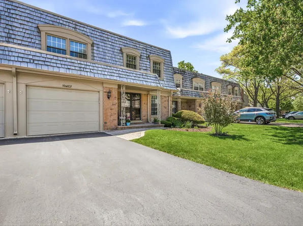 19W107 Avenue Normandy N, Oak Brook, IL 60523