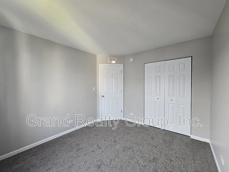 652 S Rosehall Ln — Photo 12