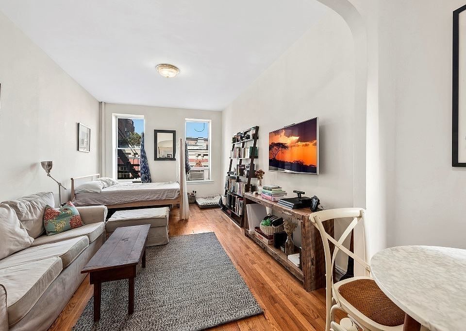 1st image of 38 Morton St APT 4b
