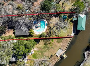 1611 Bayou Vista St, Gautier, MS 39553
