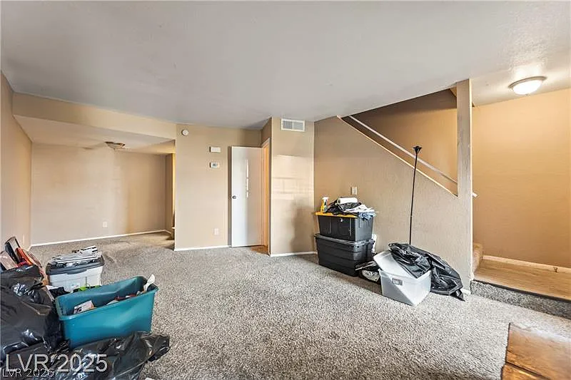 1 bed, 1.5 bath, 858 sqft, $1,100 — Photo 2