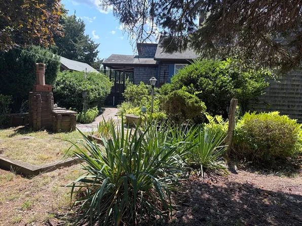 47 Wheeler St, Gloucester, MA 01930