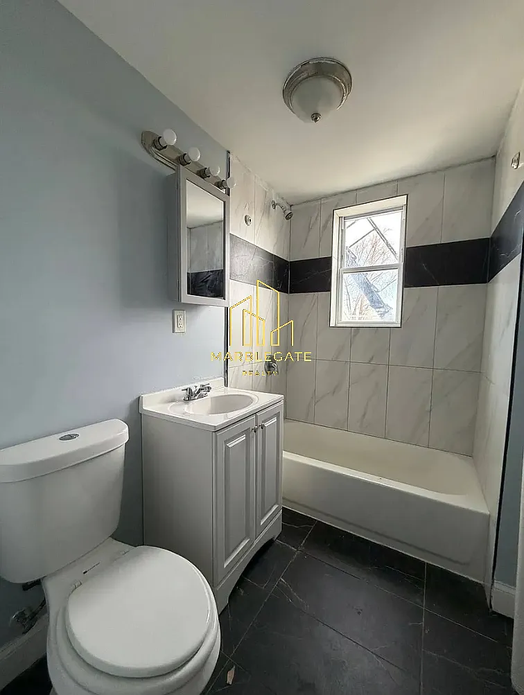 2 bed, 850 sqft, $2,100 — Photo 4