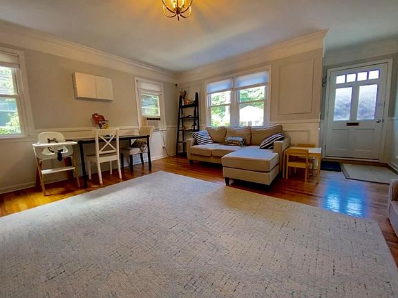 5th image of 18 Oak Ave Floor 2