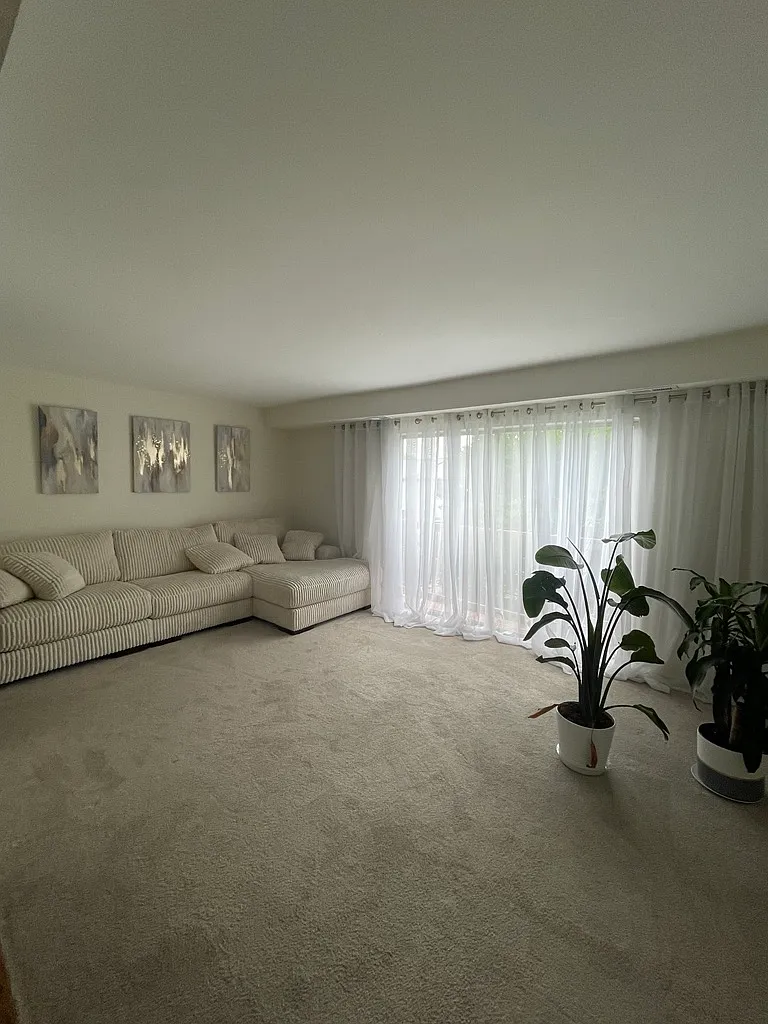 Photo 2 of 13 - 14426 Taos Ct - Silver Spring, MD Building Photo - 14426 Taos Ct