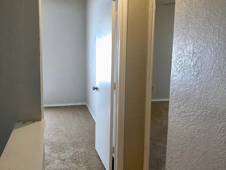 1405 Scott Ct — Photo 9