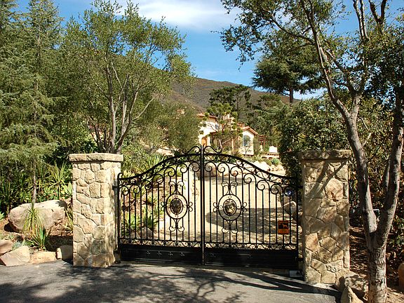 3rd image of 2796 Bella Vista Dr