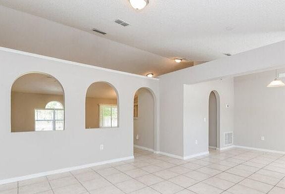 3rd image of 11411 Cambourne Dr