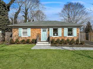 3 Hallock Rd, East Quogue, NY 11942