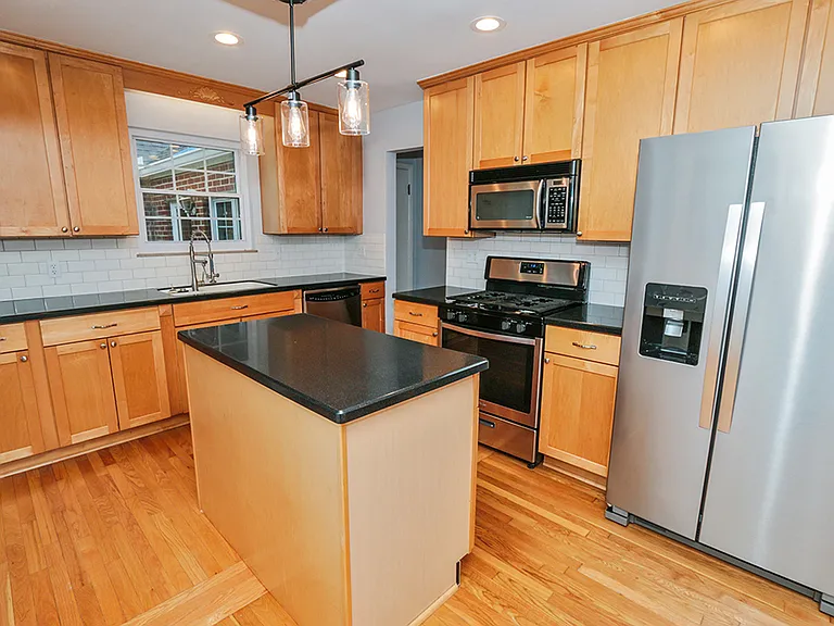 62 Edgevale Rd — Photo 7